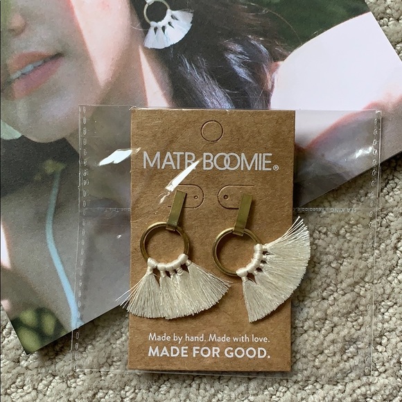 🔥2 for 25🔥HOST PICK Matr Boomie fringe earrings - Picture 2 of 4